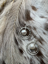 Load image into Gallery viewer, Keshi Pearl Dangle