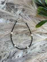 Load image into Gallery viewer, Black Quartz &amp; Freshwater Pearl Bracelet