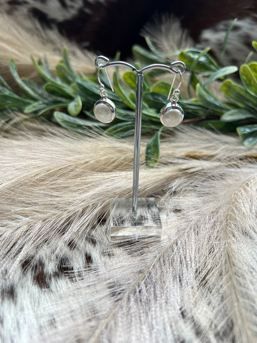 Pearl Dangles - 9mm