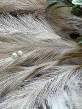 Load image into Gallery viewer, Freshwater Pearl Studs - 7mm