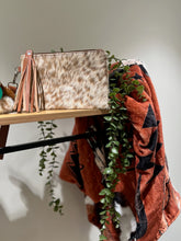 Load image into Gallery viewer, Bianca Small Clutch - 5 Tan
