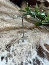 Load image into Gallery viewer, Freshwater Pearl Studs - 7mm