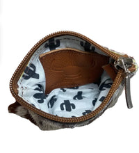 Load image into Gallery viewer, COWHIDE COIN PURSE SMALL - 035