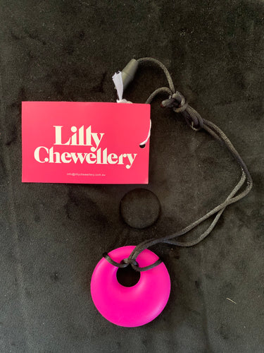 Lilly Chewellery Teething Necklace - Short Magenta Disc