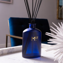 Load image into Gallery viewer, MOSS STREET - SANDALWOOD &amp; SEA SALT SCENTED DIFFUSER
