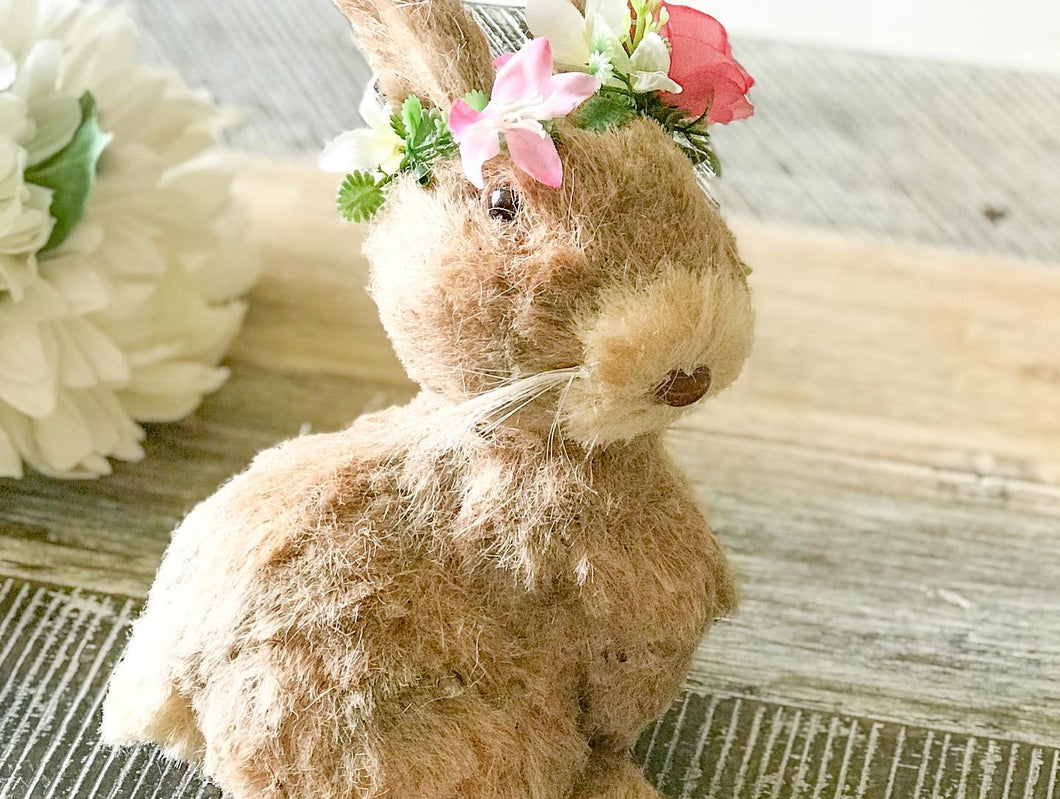 26CM - BOOTY BUNNY RABBIT - FEMALE - WITH WREATH