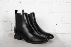 BETTY BASICS - QUEST BOOTS