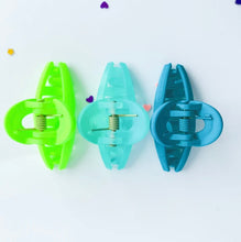 Load image into Gallery viewer, Ribbon shape Trio Small Claw Clips - Mint
