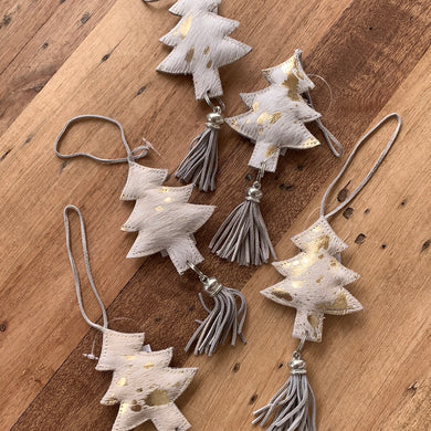 Hide Decorations - Christmas Tree