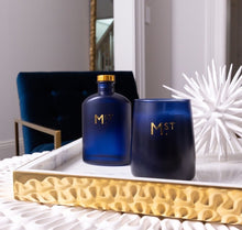 Load image into Gallery viewer, MOSS STREET - SANDALWOOD &amp; SEA SALT SCENTED SOY CANDLE