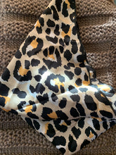 Load image into Gallery viewer, Leopard Print Scarf